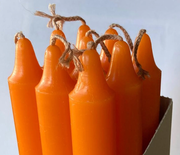 Candele arancioni alla Pesca